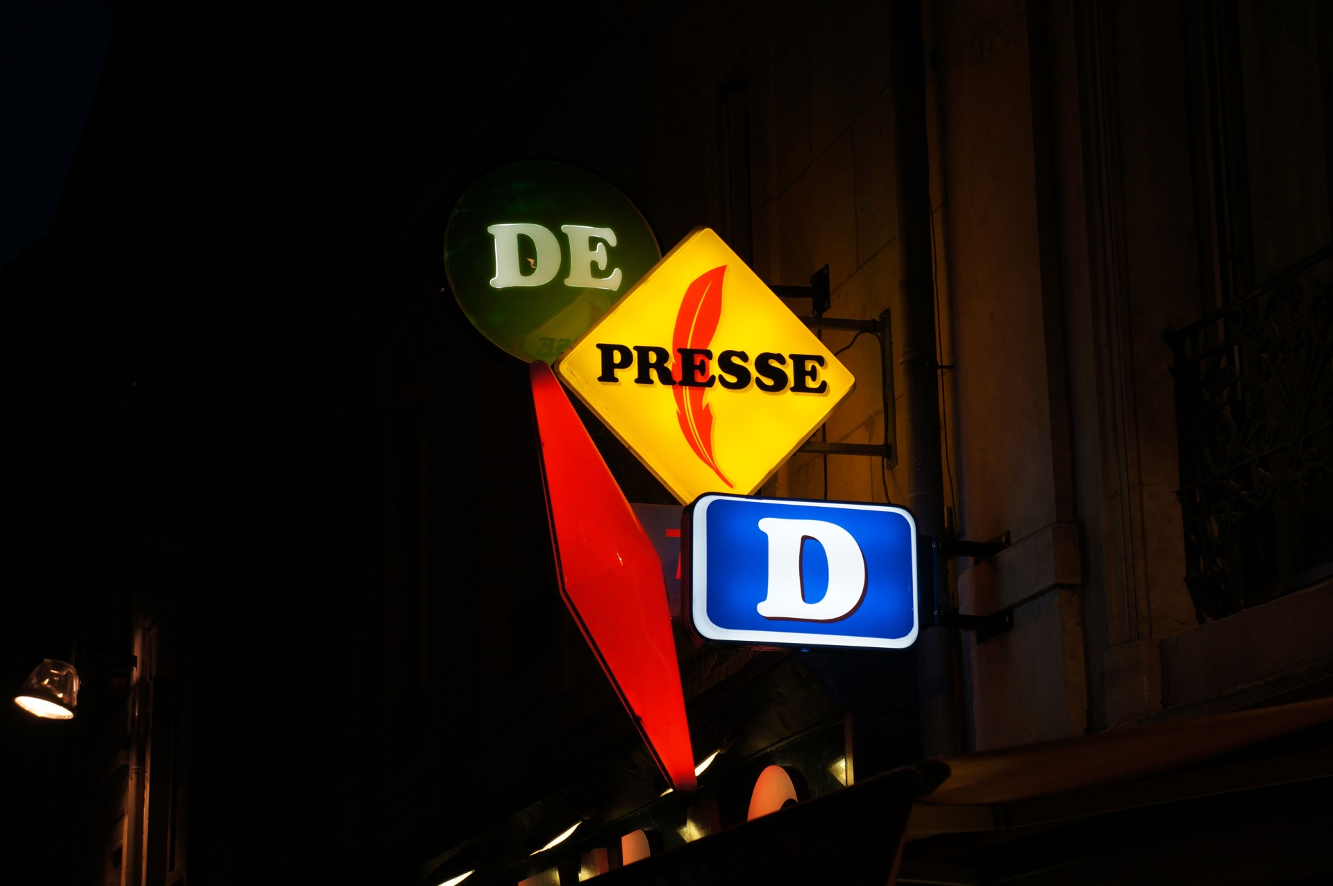 revue-sur-mesure-art-dans-et-avec-lespace-public_brad_downey_depressed_2014_dd-1.jpg