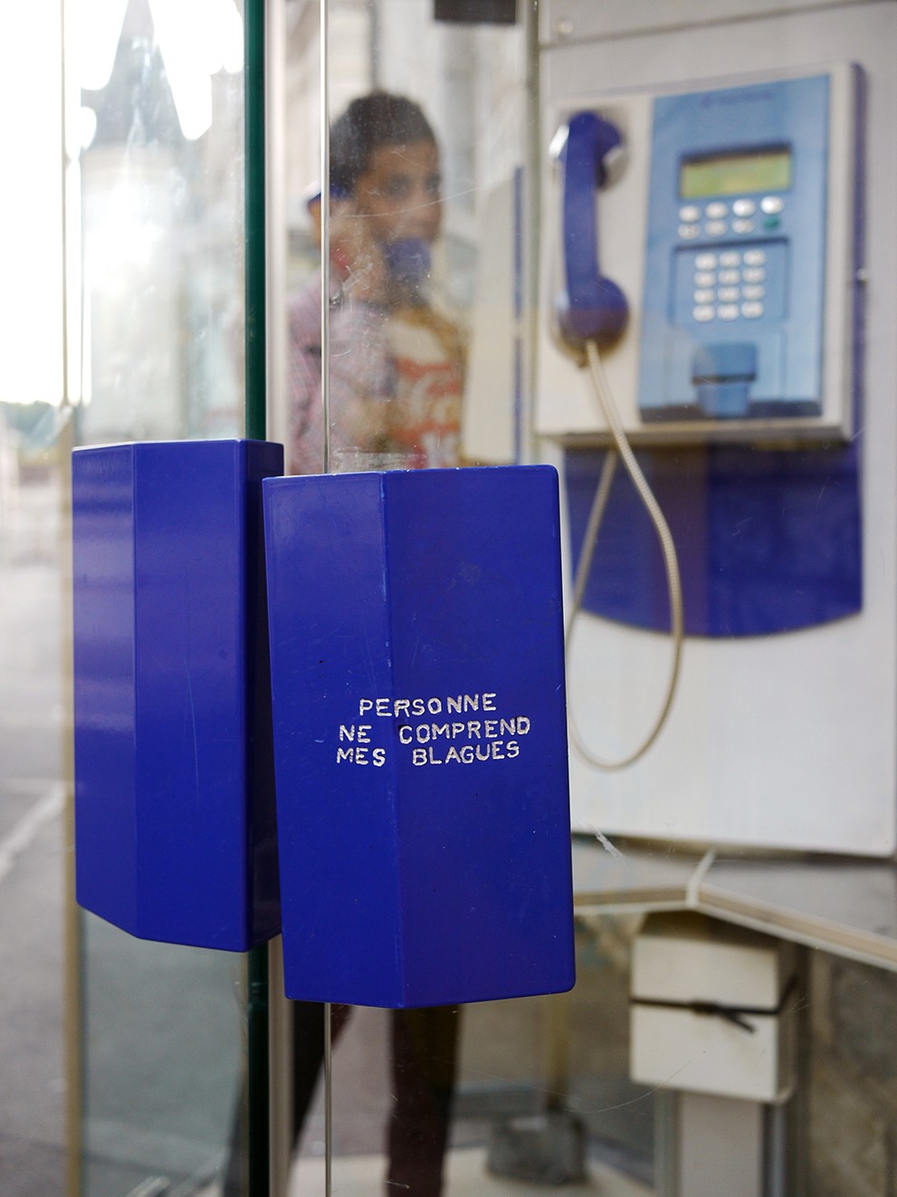 revue-sur-mesure-art-dans-et-avec-lespace-public_akayrae_ruepalaisjustice.ema.10-1.jpg