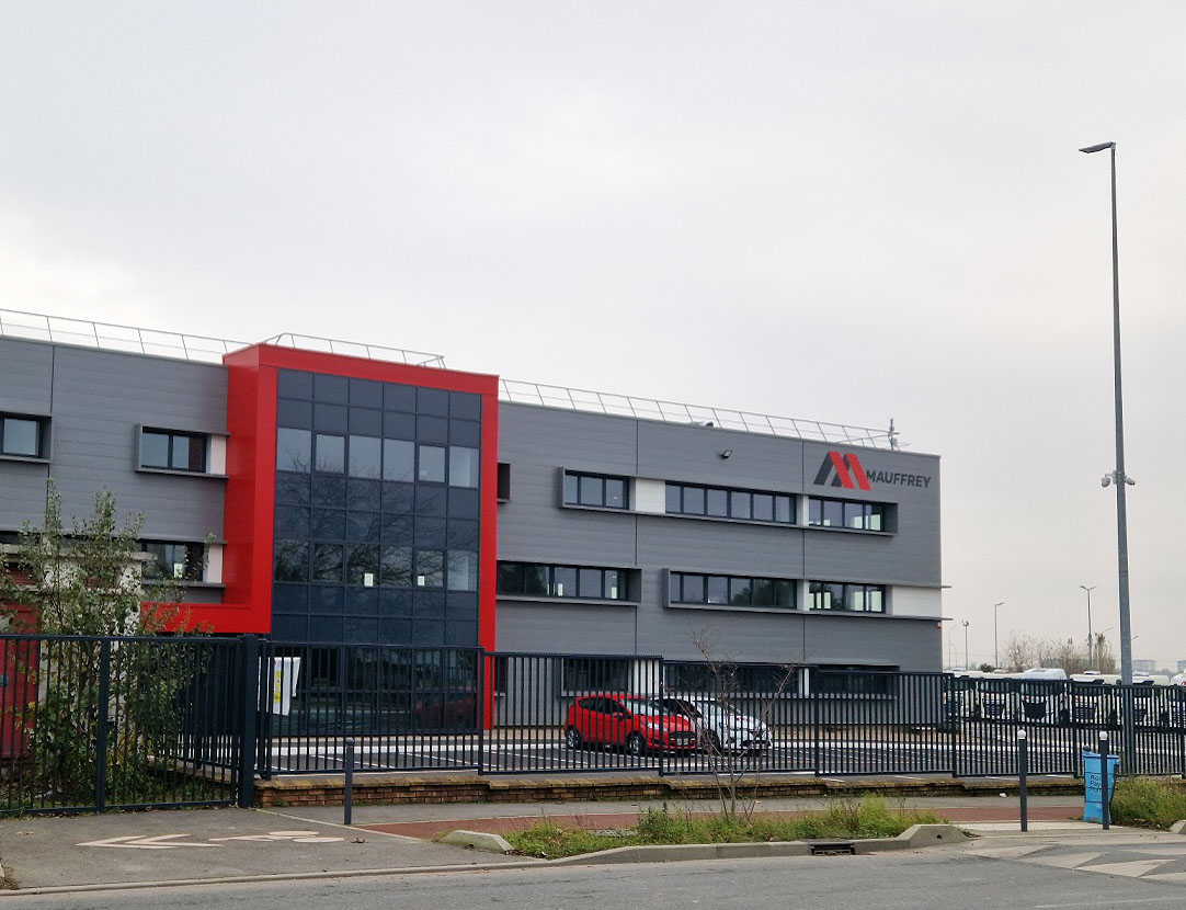 revue-sur-mesure-revaloriser-le-foncier-industriel-a-lheure-de-la-sobriete_image-n05_edited.jpg